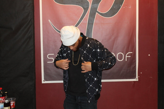 Soundproof Logo Pose